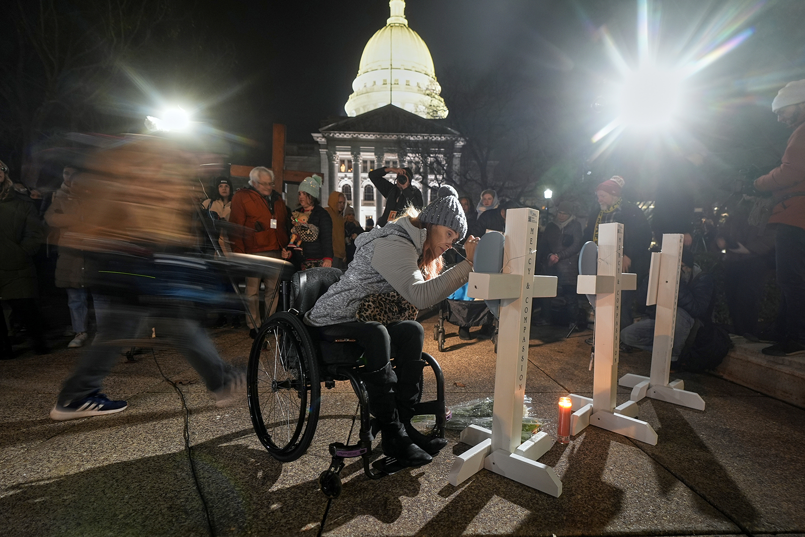 Madison faith communities gather for candlelight vigil for school shooting victims