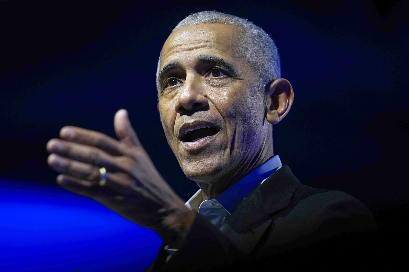 Obama makes plea for pluralism, citing interfaith partnerships, megachurches