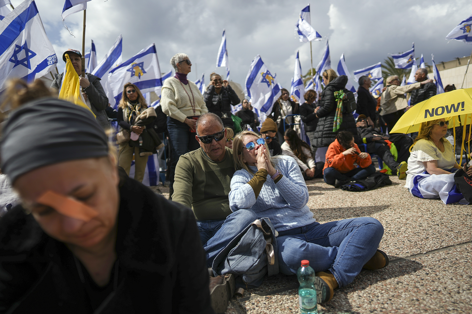 Israeli Jews shaken by presumed deaths of Bibas family, look to properly honor the dead