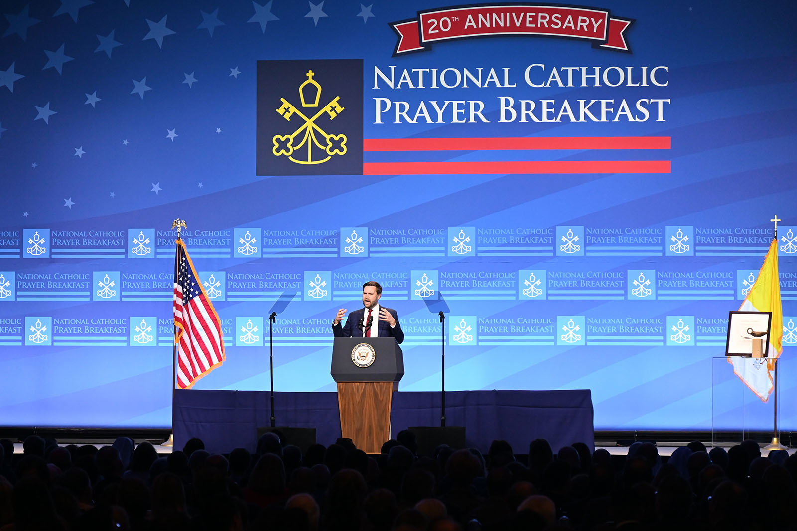 At Catholic prayer breakfast, Vance seeks to tone down tensions with Pope Francis