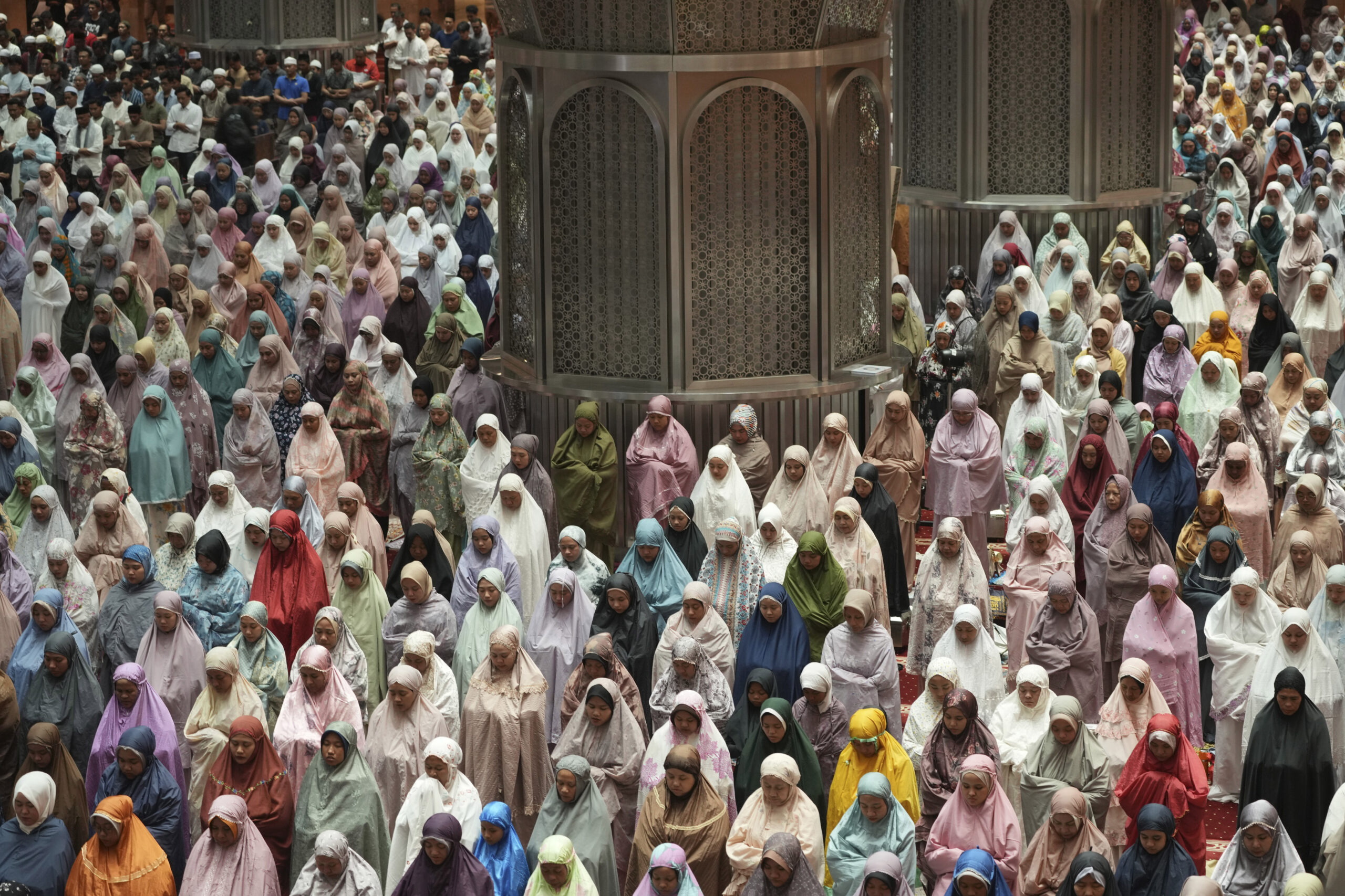 Millions of Muslims in Indonesia mark the start of the holy month of Ramadan