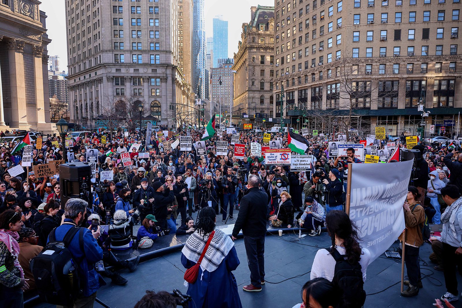 Protesters gather for a demonstration in support of Palestinian activist Mahmoud Khalil, Monday, March 10, 2025, outside the Jacob K. Javits Federal Building in New York. (AP Photo/Yuki Iwamura)