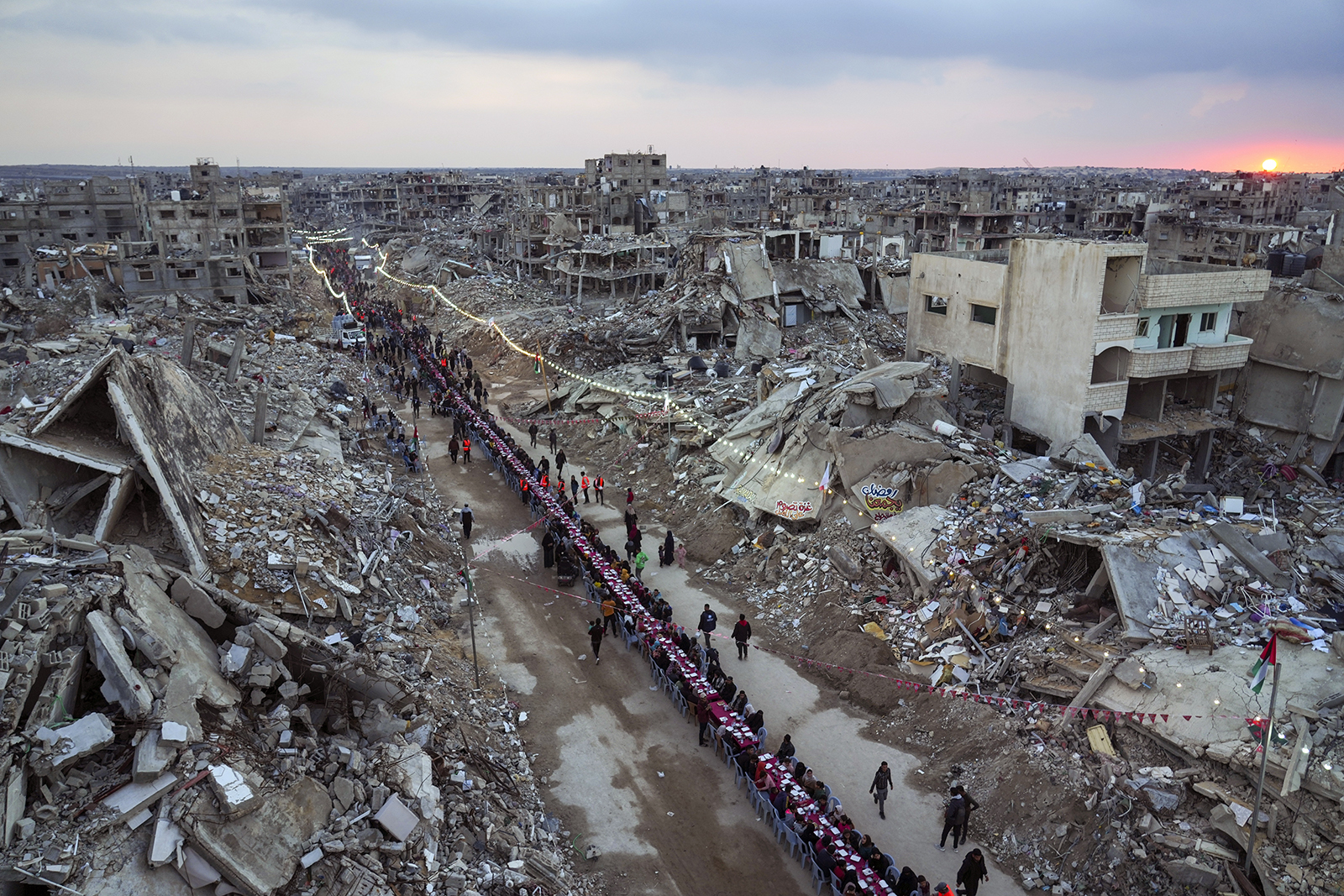 Photos of the Week: Ramadan begins; Carnival celebrations