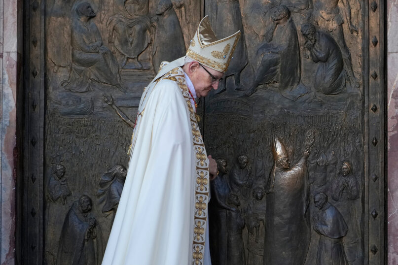 Holy Door closes to end Jubilee Year — and a year of historic Vatican transition
