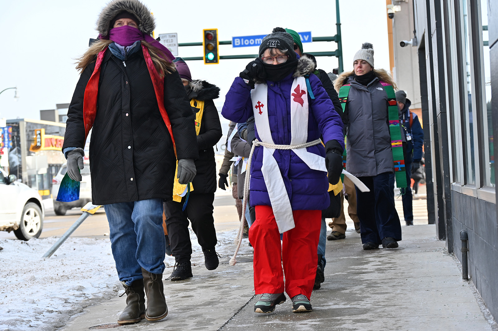 Hundreds of clergy descend on Minneapolis and go on lookout for ICE
