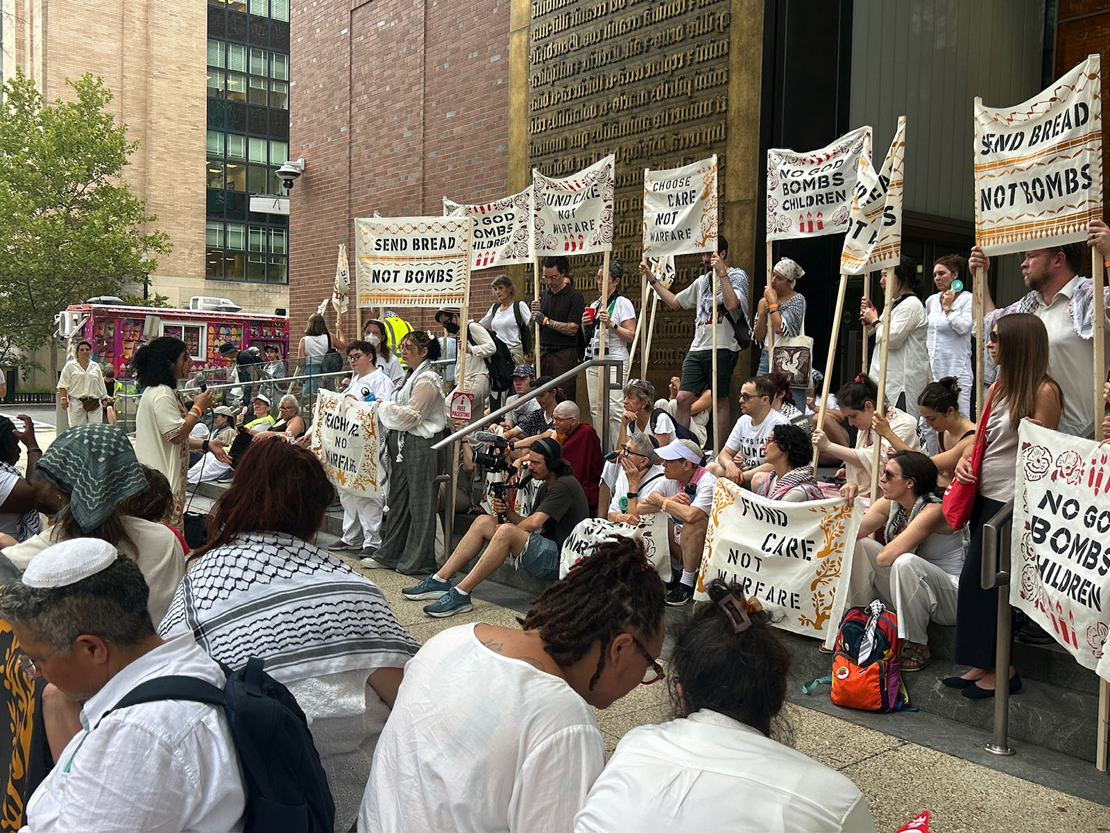 Pro-Palestinian interfaith coalition protests Christian Zionist summit