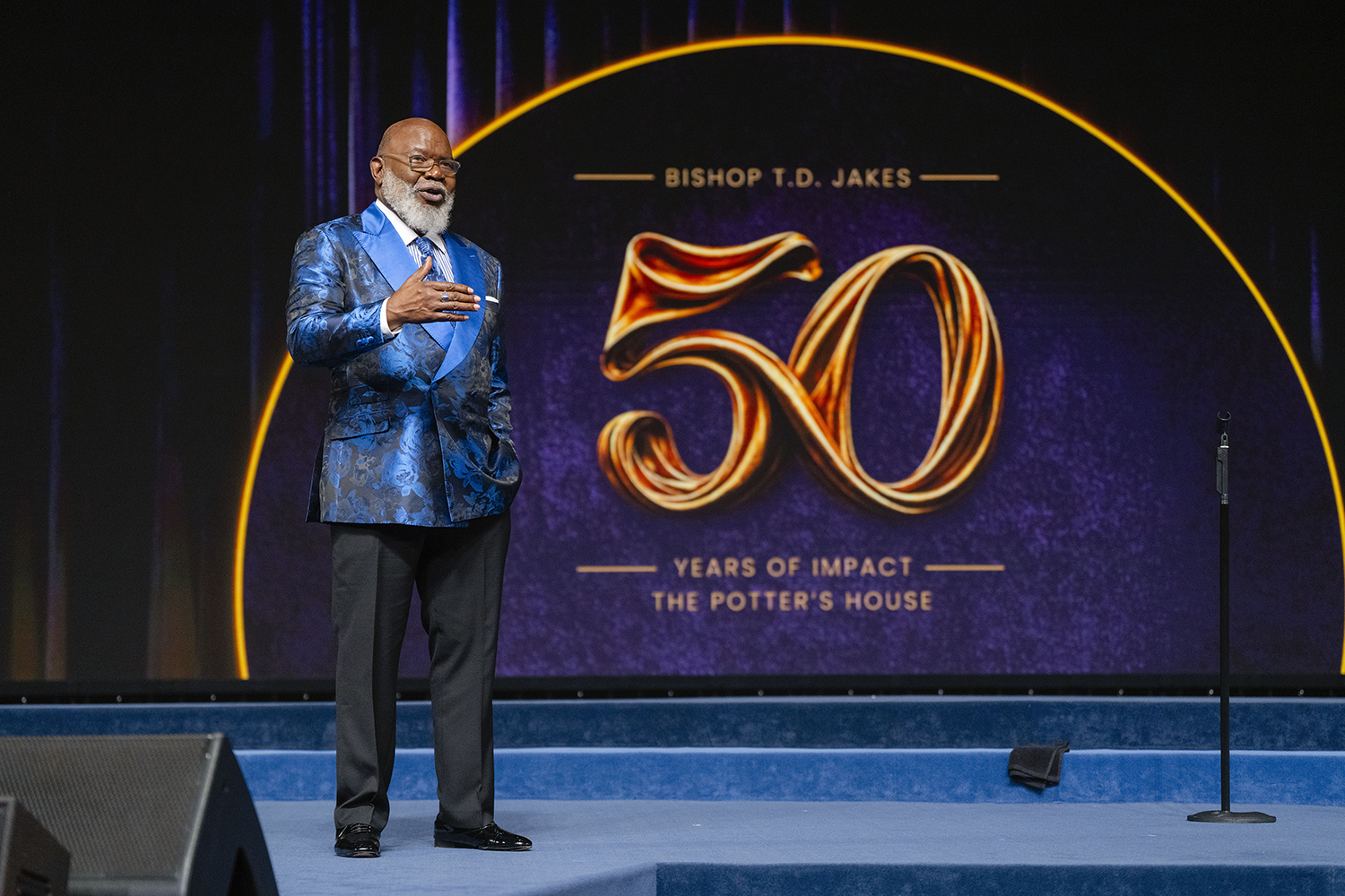T.D. Jakes’ megachurch pays tribute to his 50 years of ministry